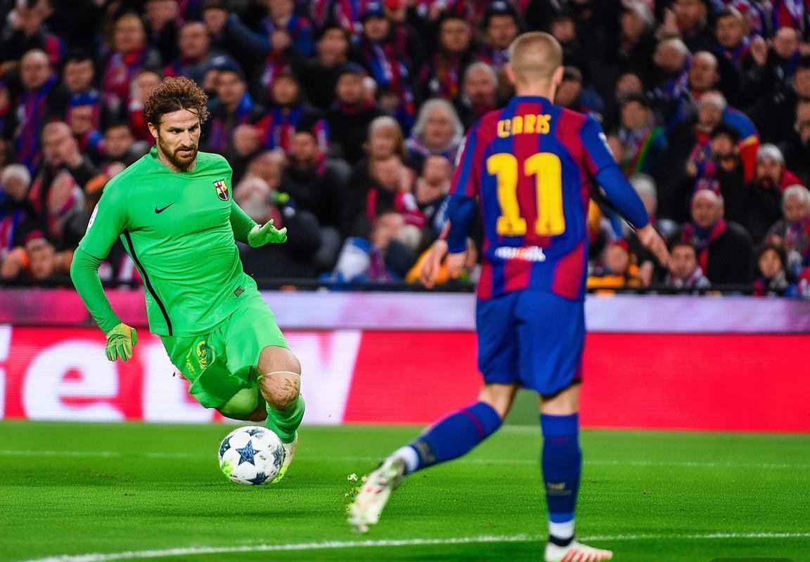 西甲逆转风暴：巴萨三球翻盘马竞，莱万多夫斯基失点后救赎